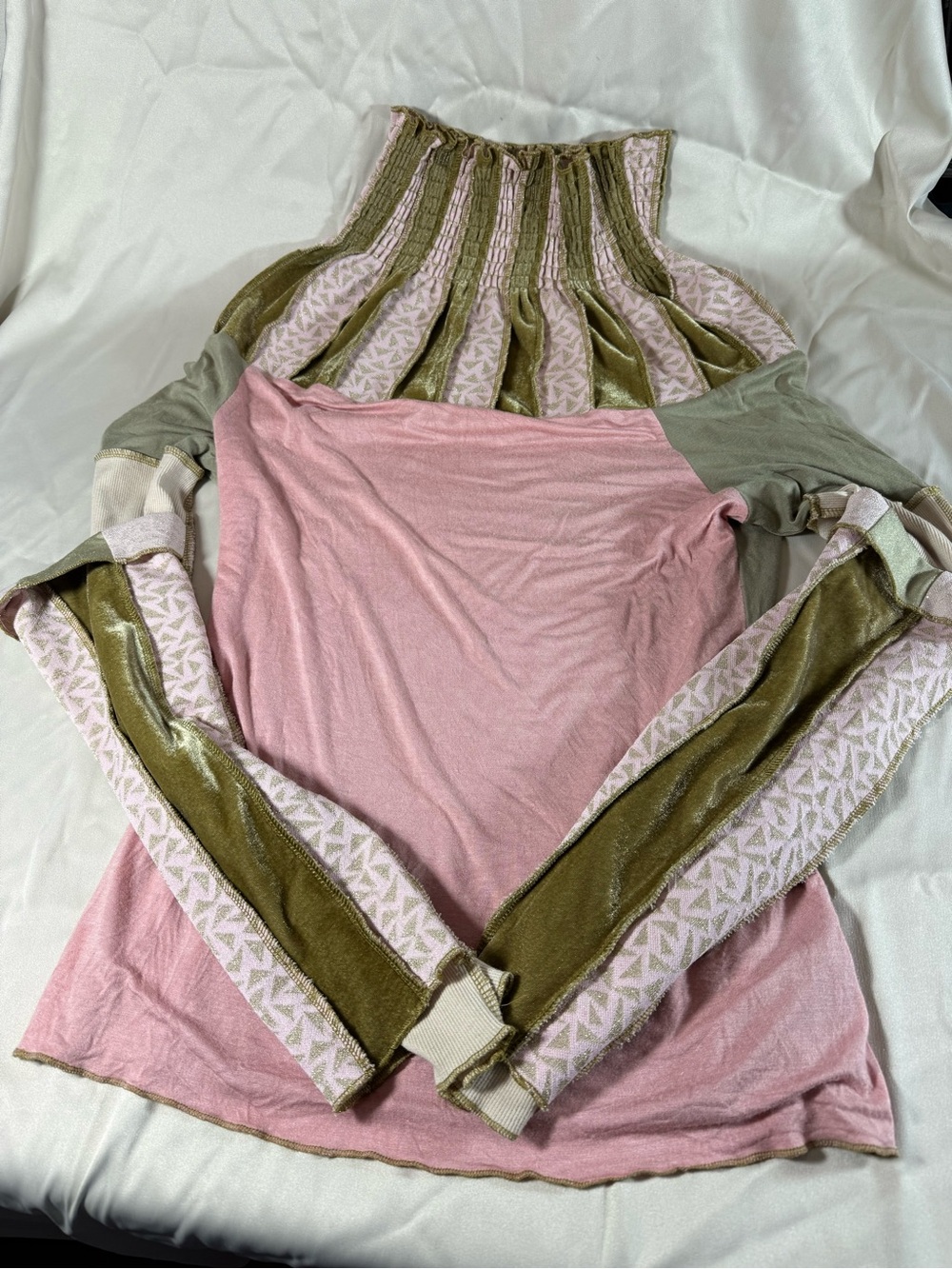 Nuvalia Pink and Olive Long Sleeve Top - Picture 4 of 9